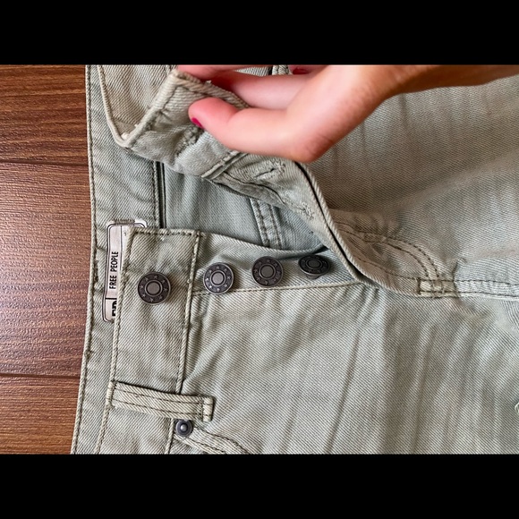 Free People Light Green Denim jeans Shorts, size 24 - Picture 4 of 4